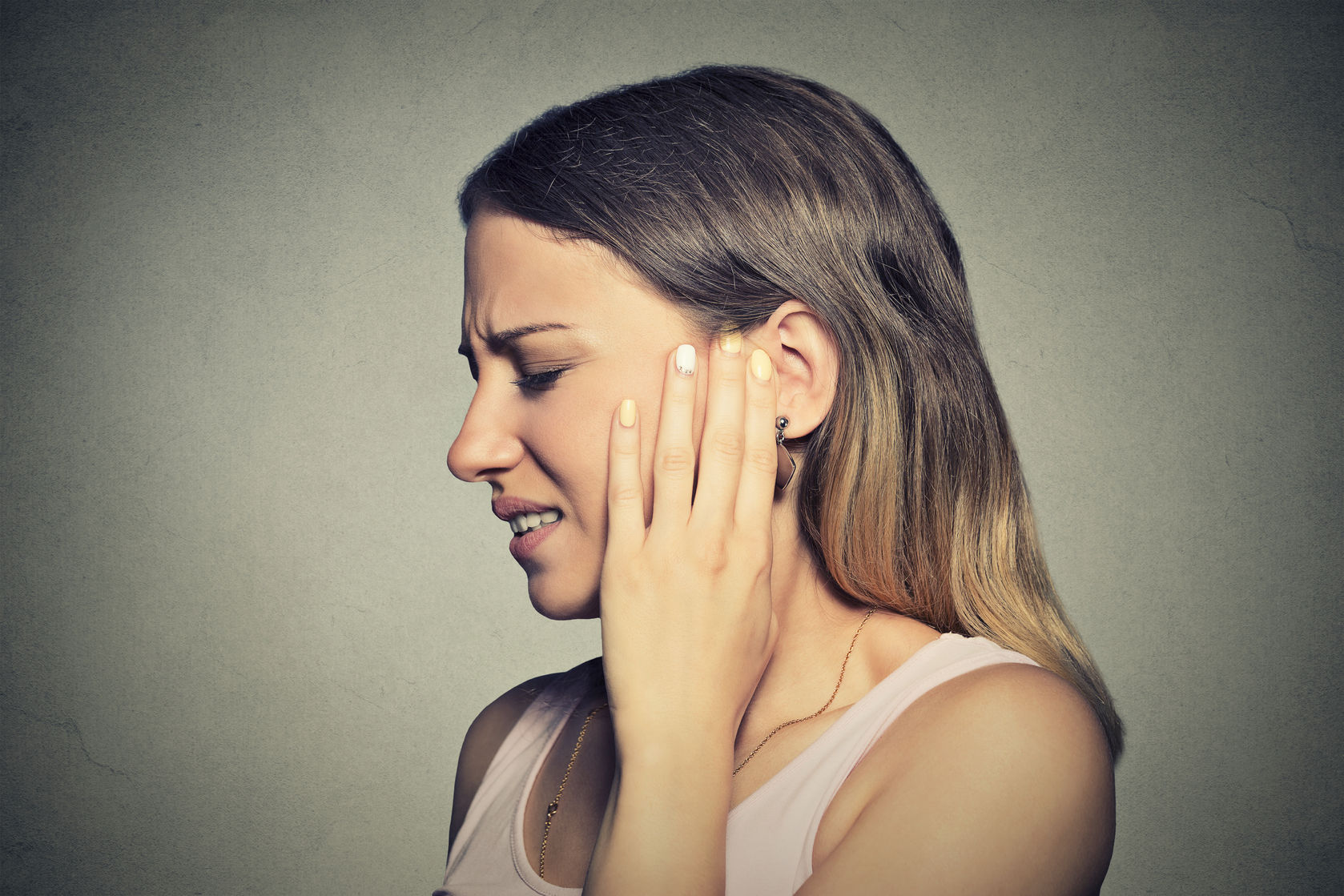 ízületi fájdalom a fülben ízületi gyulladás csípőízületi gyógyszerek